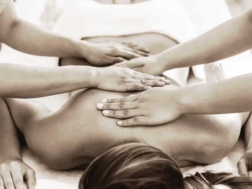 Massage 4 mains